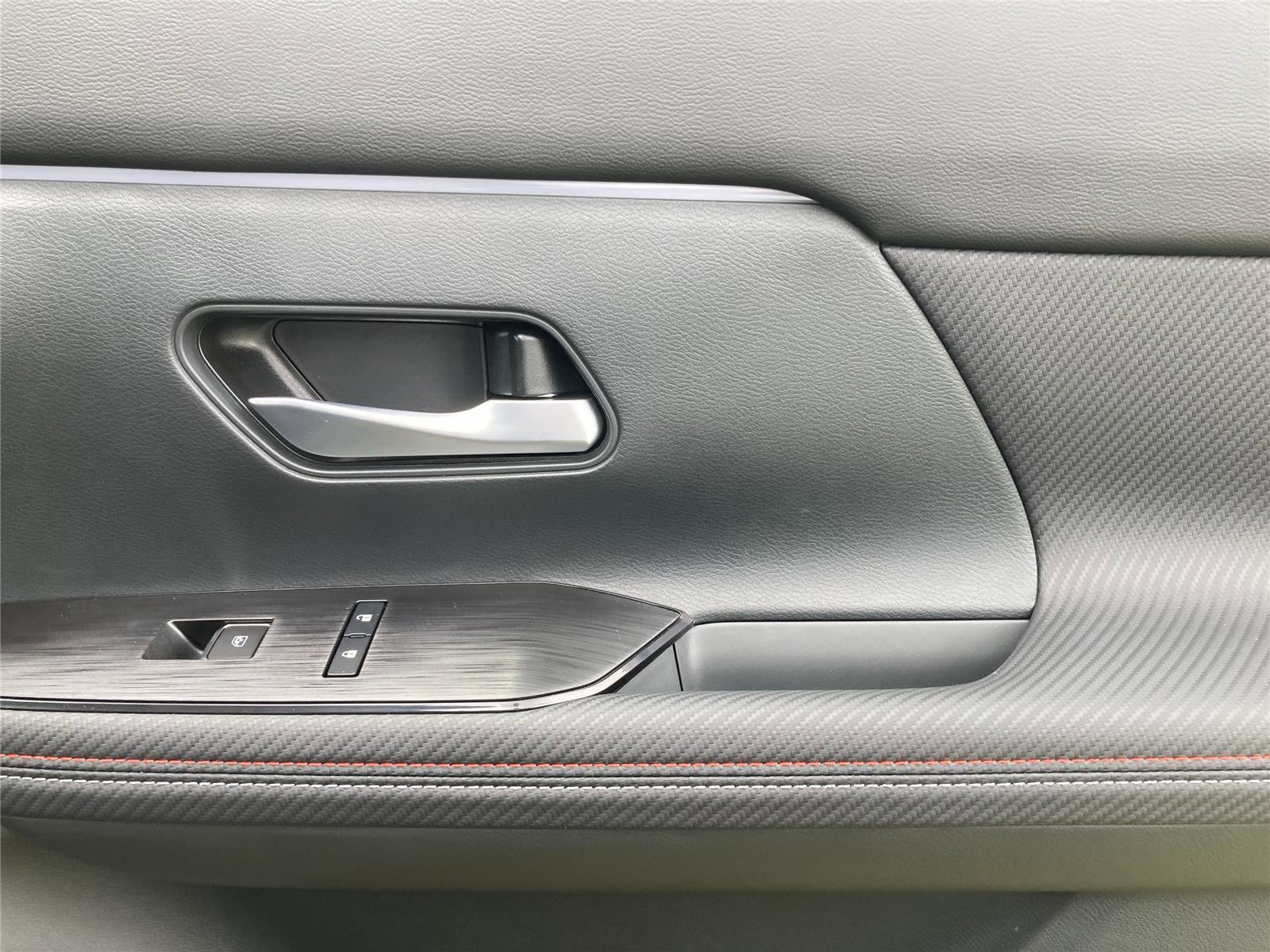 New 2025 Nissan Kicks SR image 39