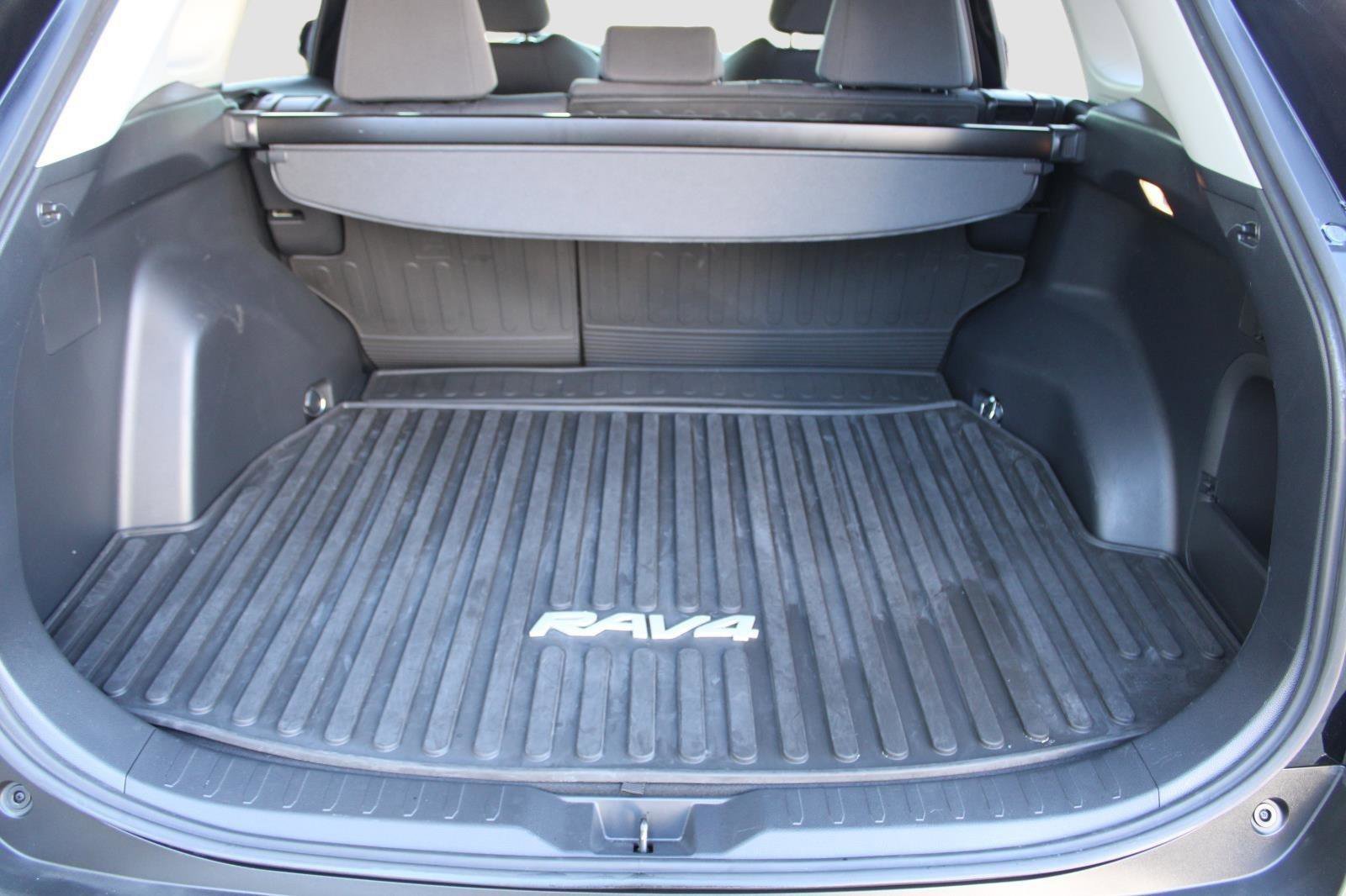 Used 2021 Toyota RAV4 AWD Hybrid image 30