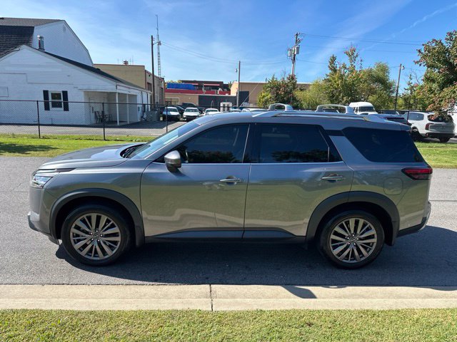 Used 2024 Nissan Pathfinder SL w/ SL Premium Package AWD/4WD image 29
