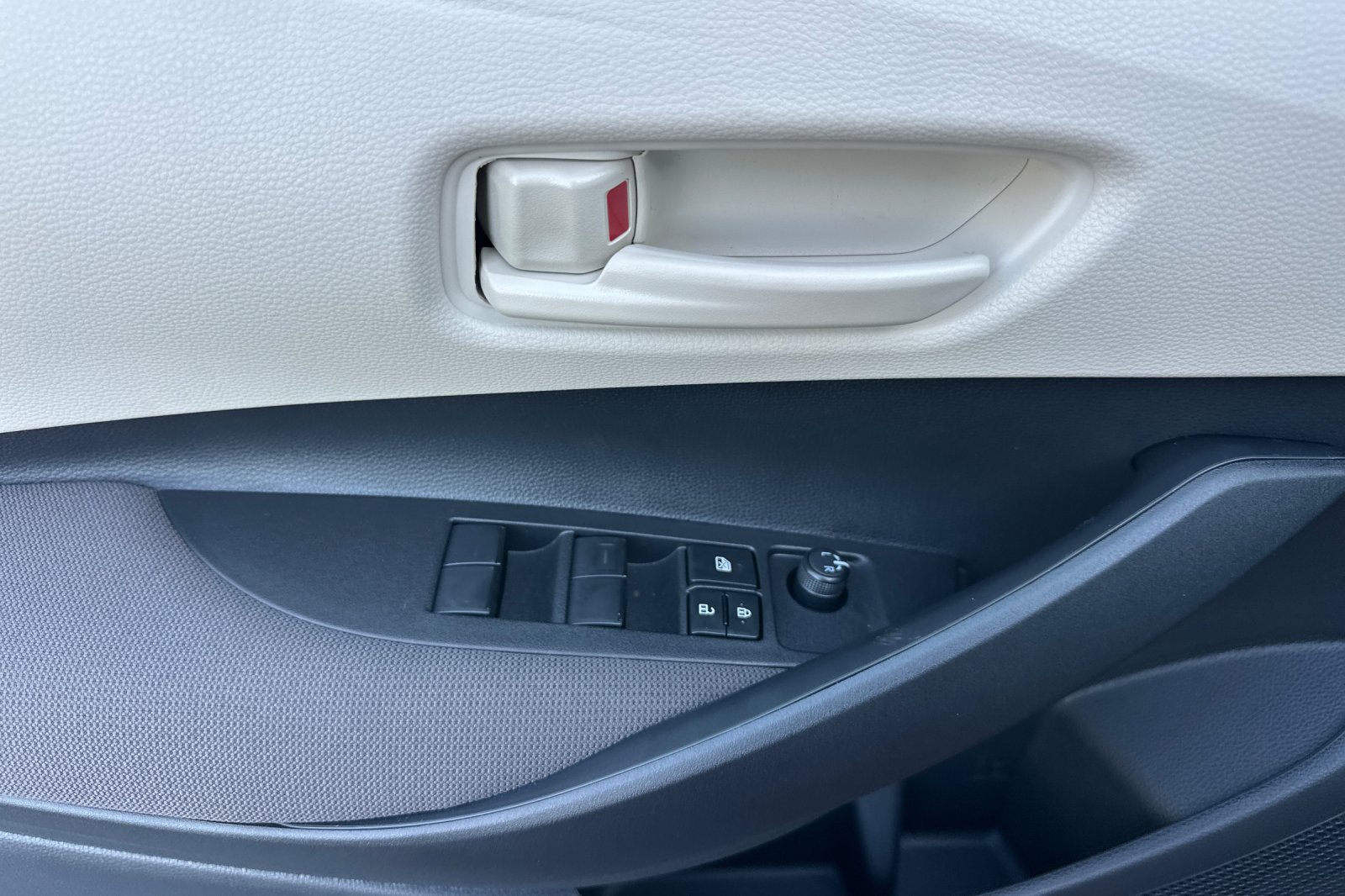 New 2027 Toyota Corolla LE w/ LE Premium Package FWD image 11
