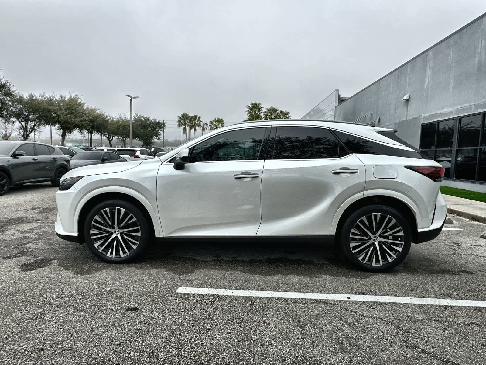 Used 2024 Lexus RX 350 w/ Technology Package AWD/4WD image 4