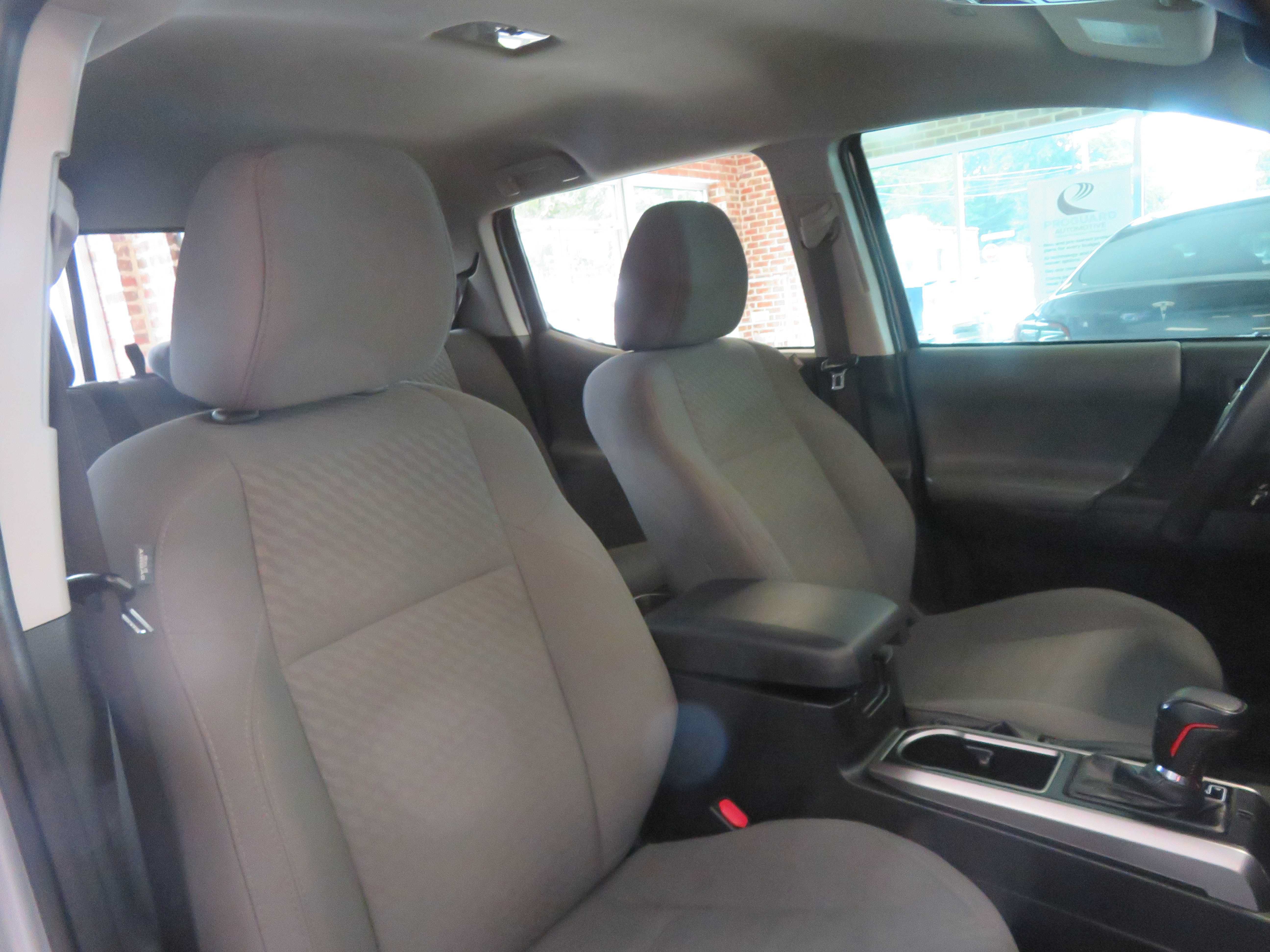Used 2022 Toyota Tacoma SR5 RWD image 25