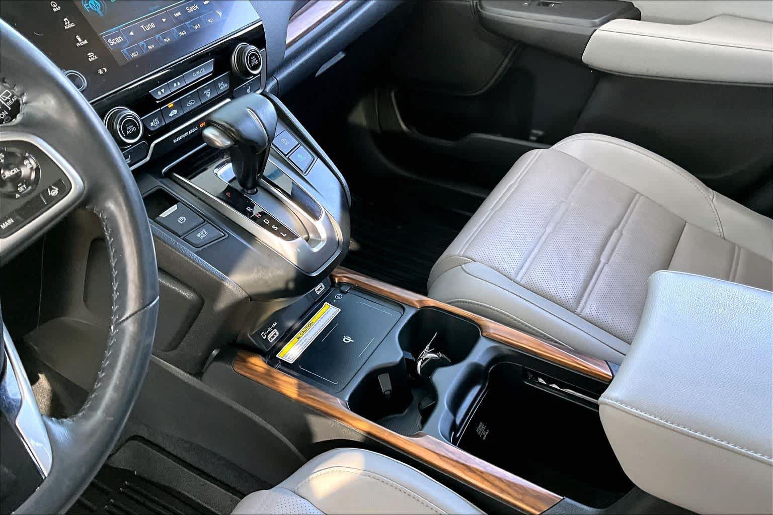Used 2020 Honda CR-V Touring image 17