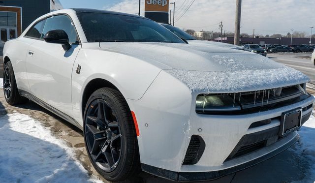 New 2026 Dodge Charger Scat Pack w/ Blacktop Package AWD/4WD image 4