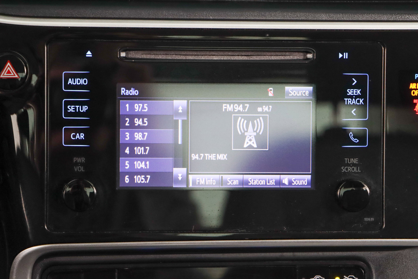 Used 2019 Toyota Corolla LE image 18