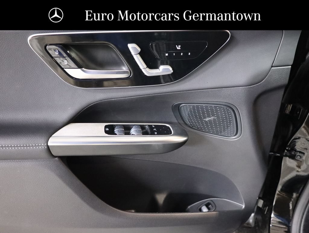 Certified 2026 Mercedes-Benz GLC 300 4MATIC image 9
