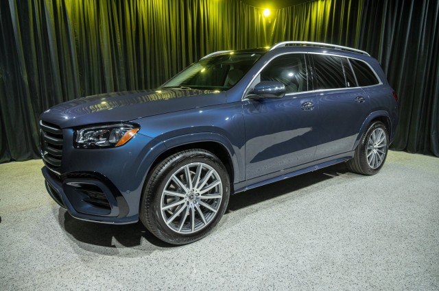New 2026 Mercedes-Benz GLS 450 4MATIC image 1
