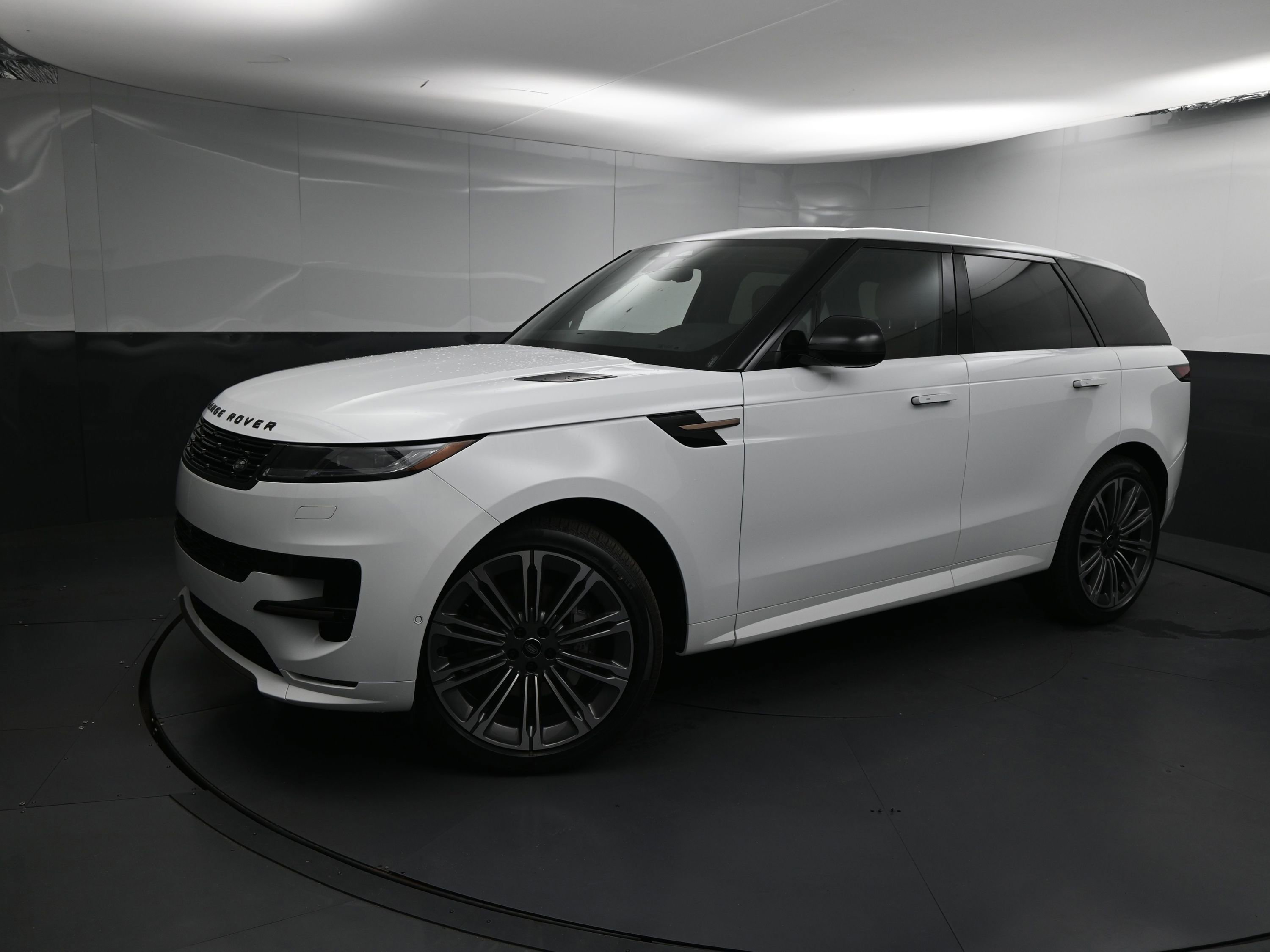 New 2025 Land Rover Range Rover Sport Dynamic SE