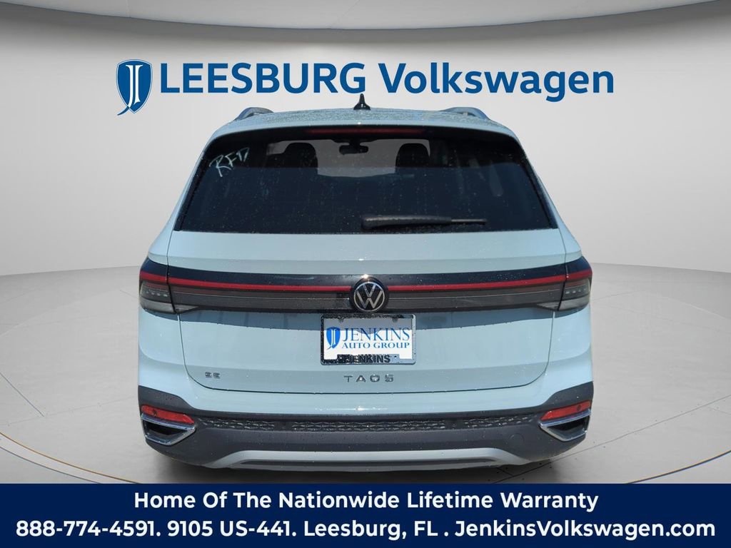 New 2026 Volkswagen Taos SE image 7