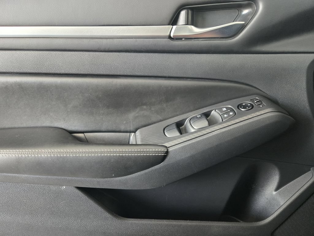 Used 2022 Nissan Altima 2.5 SV FWD image 24
