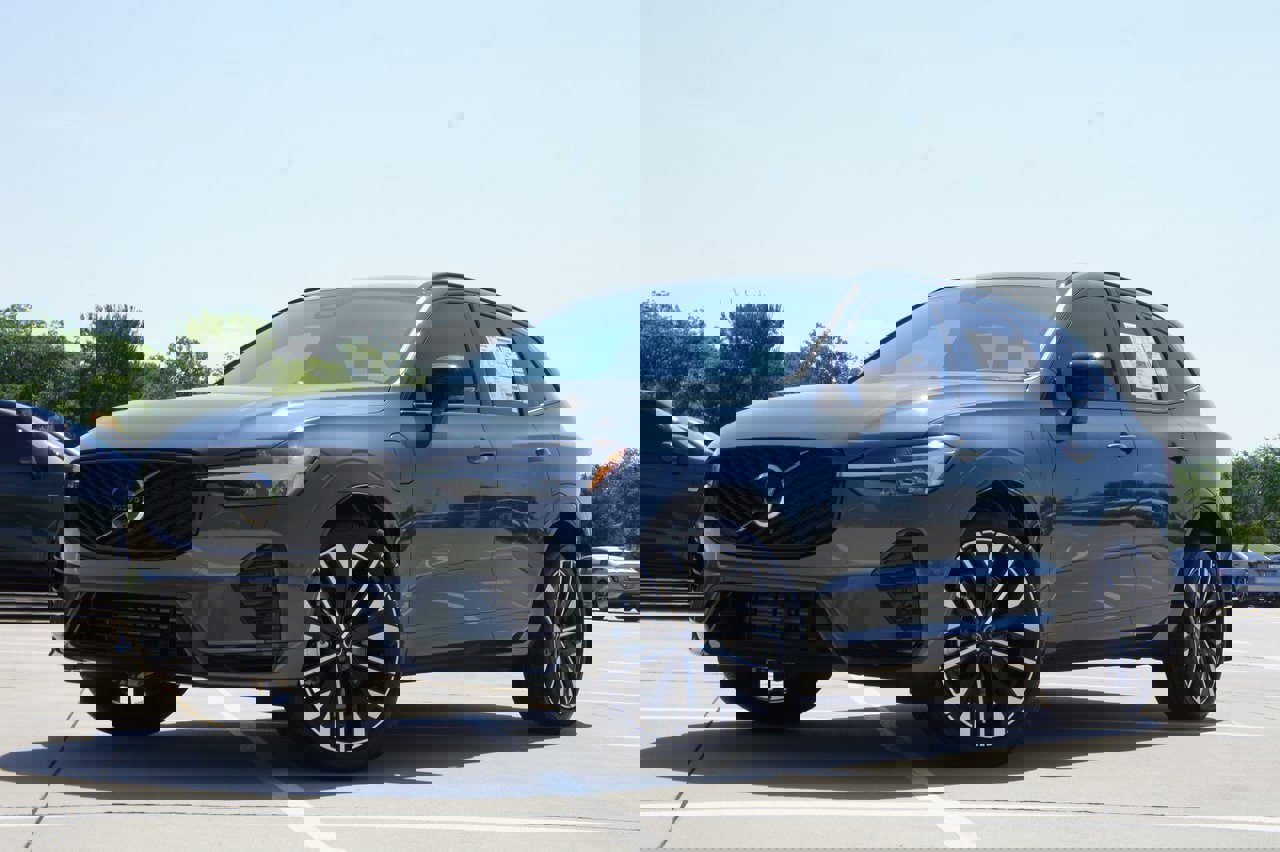 New 2026 Volvo XC60 T8 Ultra w/ Protection Package Premier