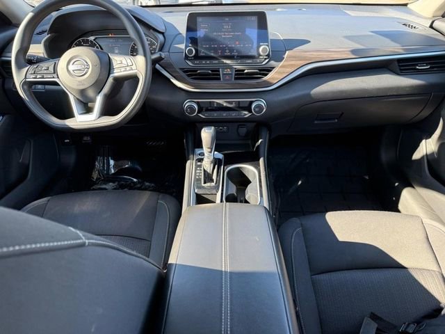 Used 2023 Nissan Altima 2.5 SV image 11