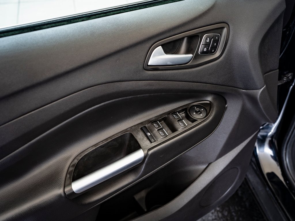 Used 2018 Ford Escape Titanium image 22