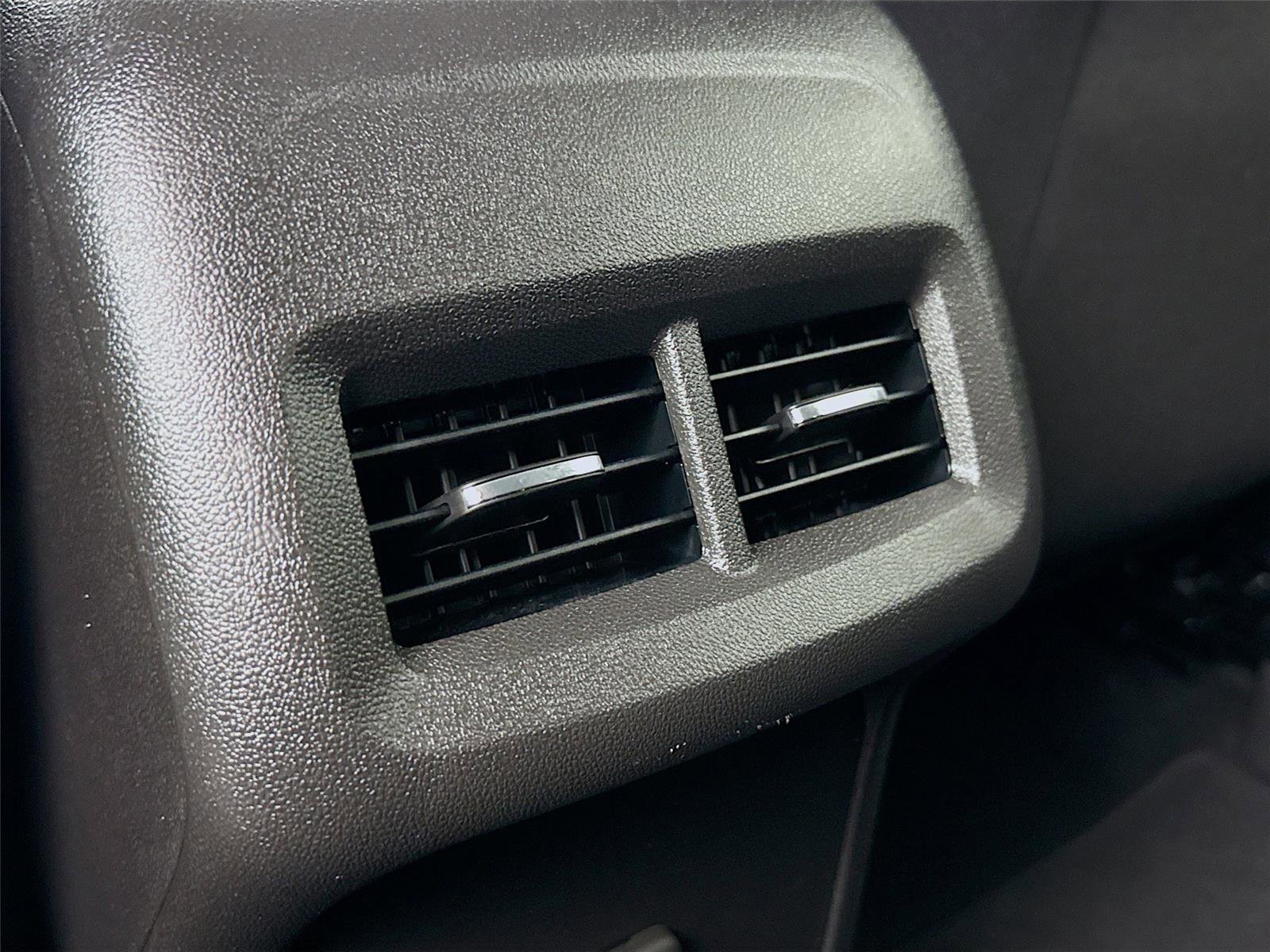 Used 2022 Chevrolet Equinox LT image 24