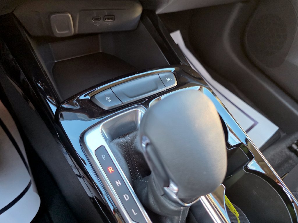 New 2026 Chevrolet Trax LT w/ LT Convenience Package FWD image 18