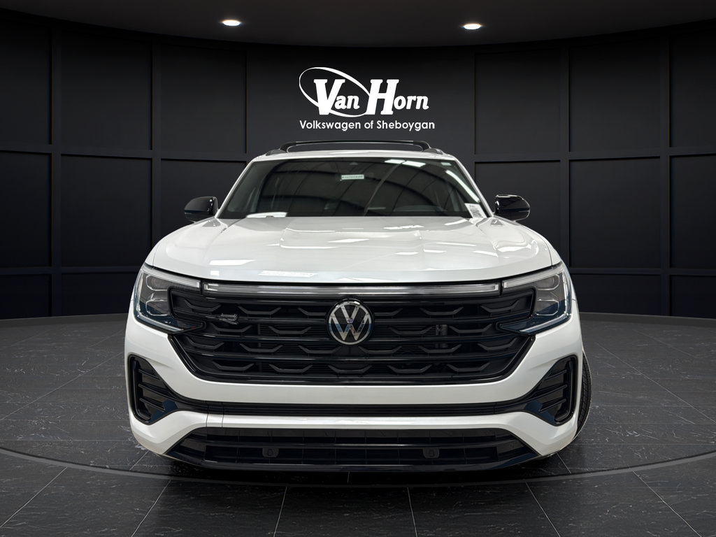 Used 2025 Volkswagen Atlas Cross Sport SEL R-Line AWD/4WD image 2