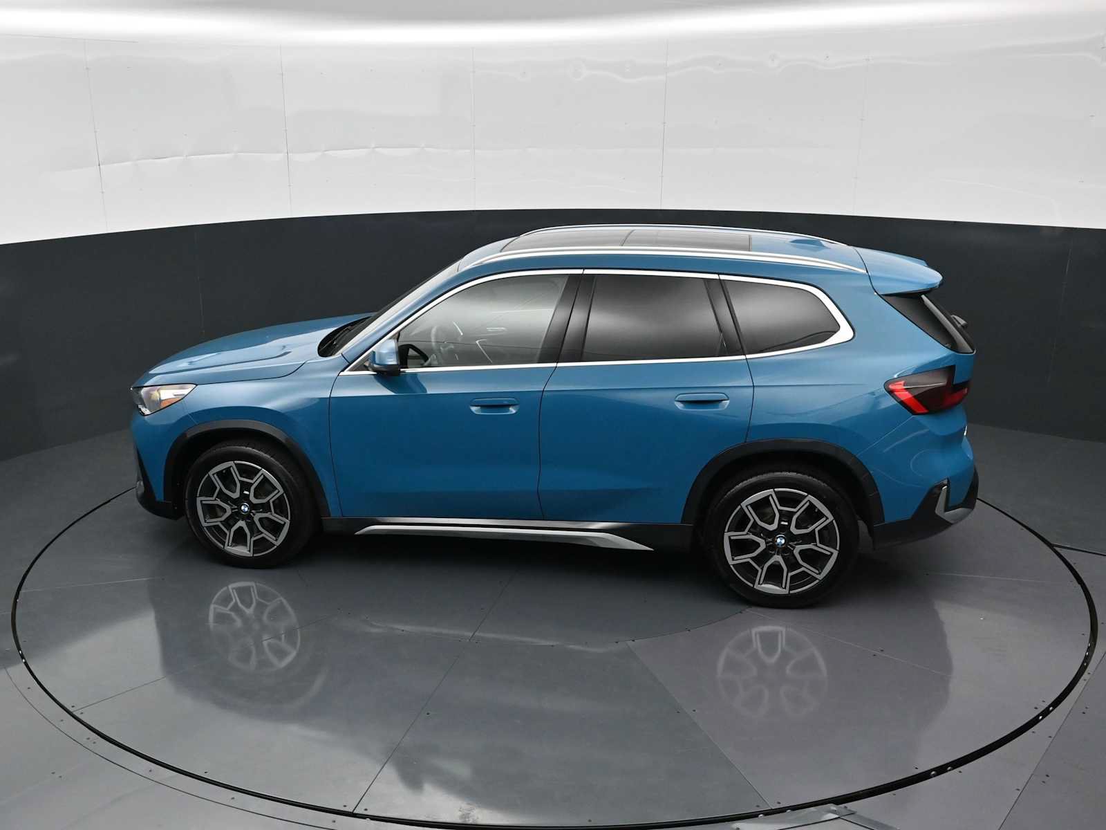 Used 2025 BMW X1 xDrive28i w/ Technology Package AWD/4WD image 24