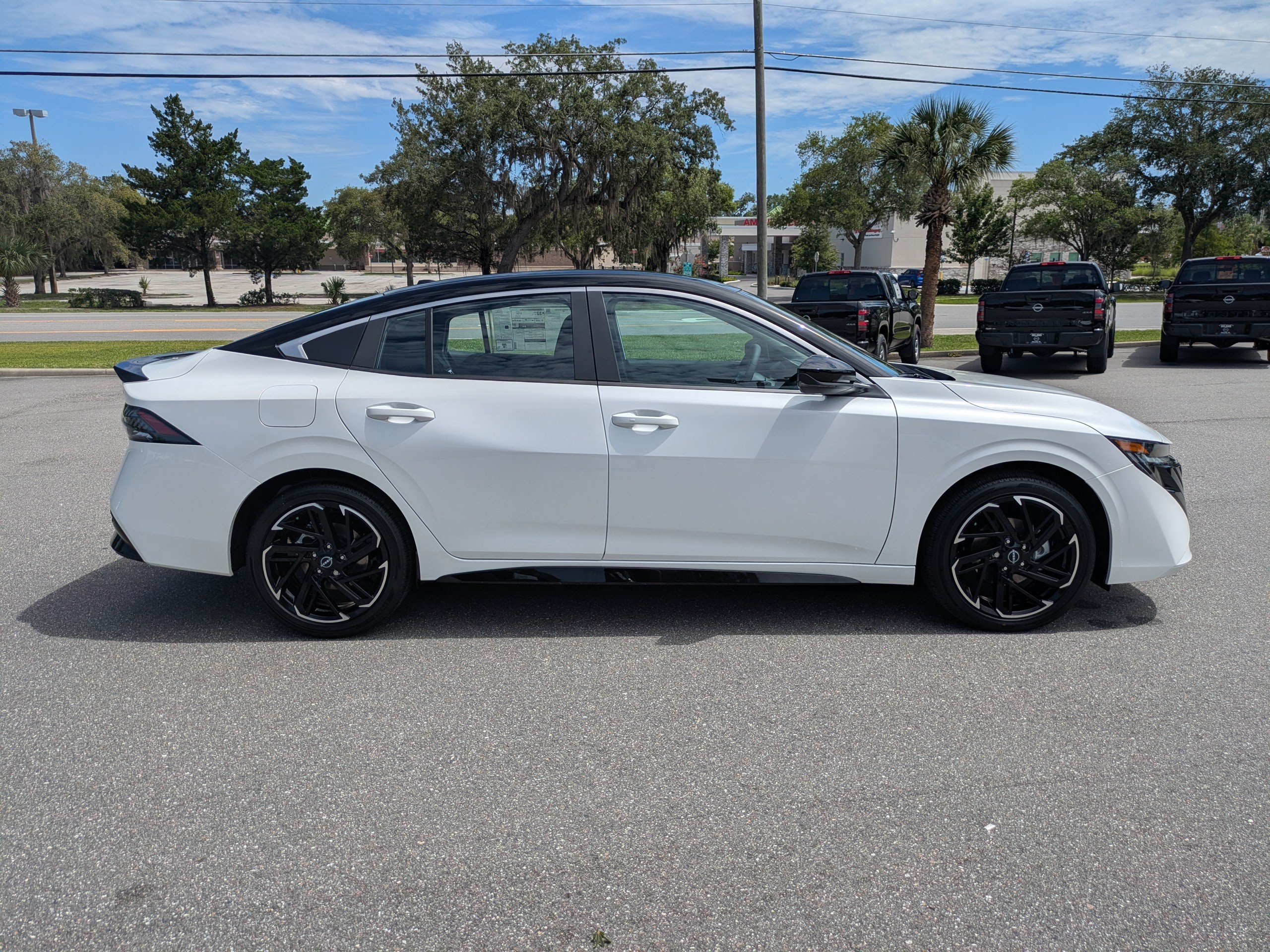 New 2026 Nissan Sentra SR w/ Floor Mat Package FWD video 3