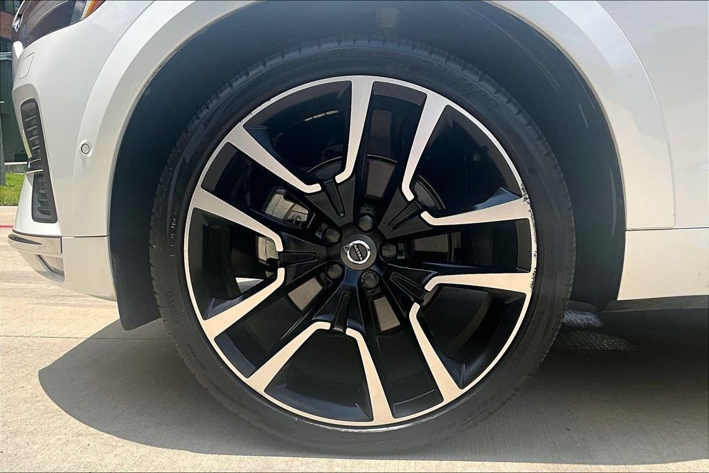Used 2023 Volvo XC60 B5 Ultimate w/ Protection Package Premier FWD image 11