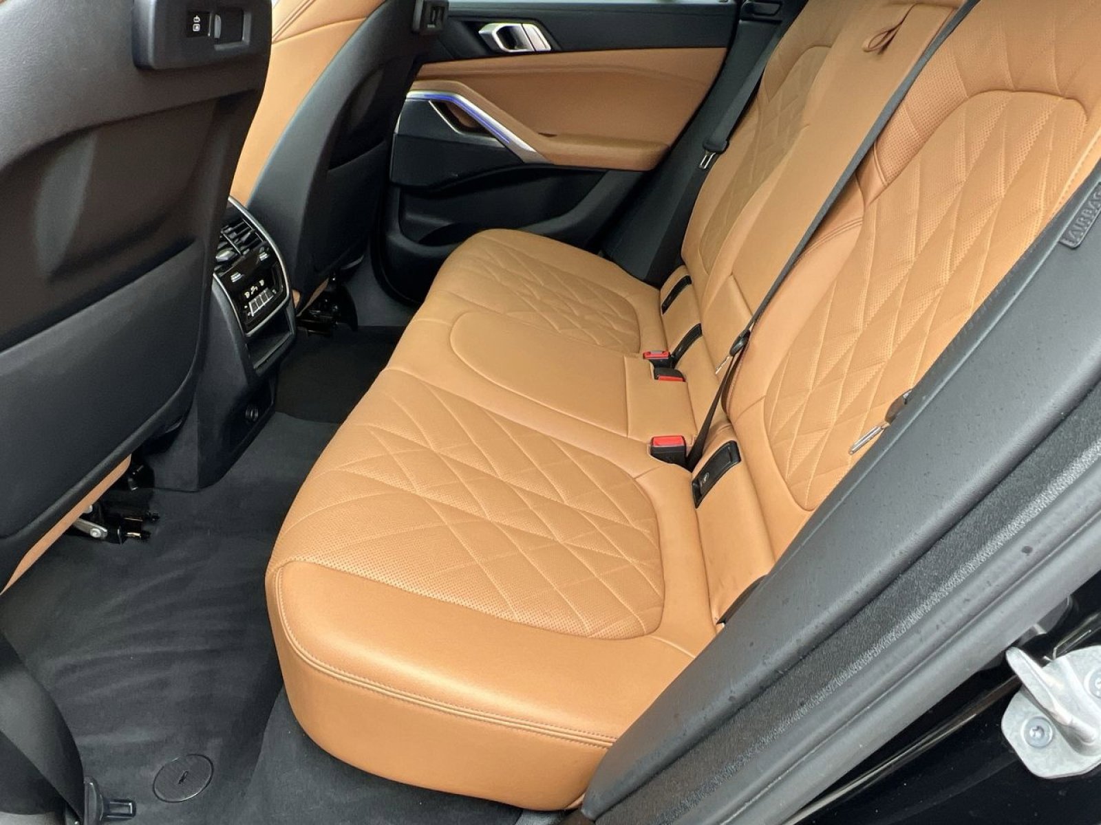 Used 2023 BMW X6 xDrive40i w/ M Sport Package image 26