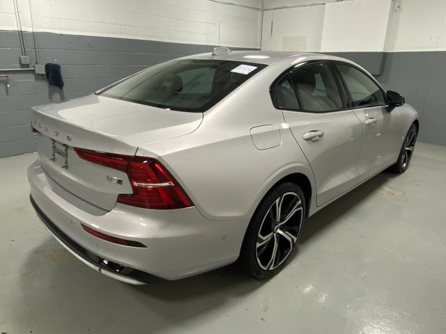 Certified 2024 Volvo S60 B5 Ultimate w/ Climate Package AWD/4WD image 3
