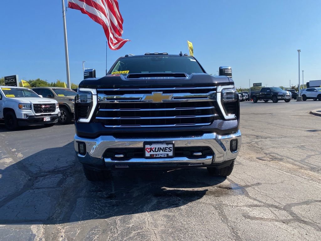 Used 2024 Chevrolet Silverado 2500 LTZ w/ LTZ Plus Package image 10