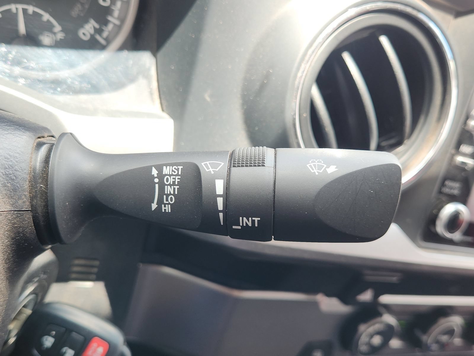 Used 2022 Toyota Tacoma SR5 RWD image 25