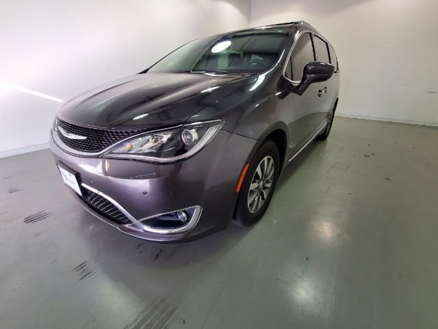 Used 2020 Chrysler Pacifica Touring-L Plus w/ Advanced Safetytec Group image 4