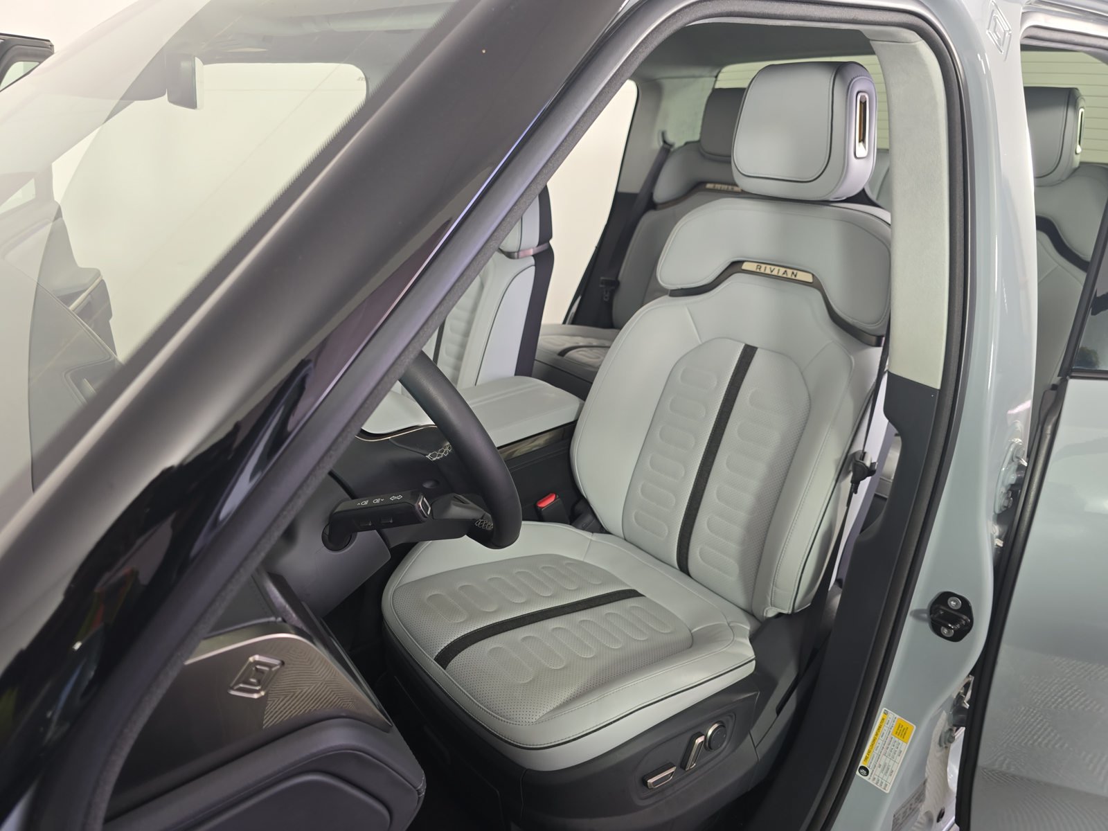 Used 2022 Rivian R1T Adventure AWD/4WD image 20