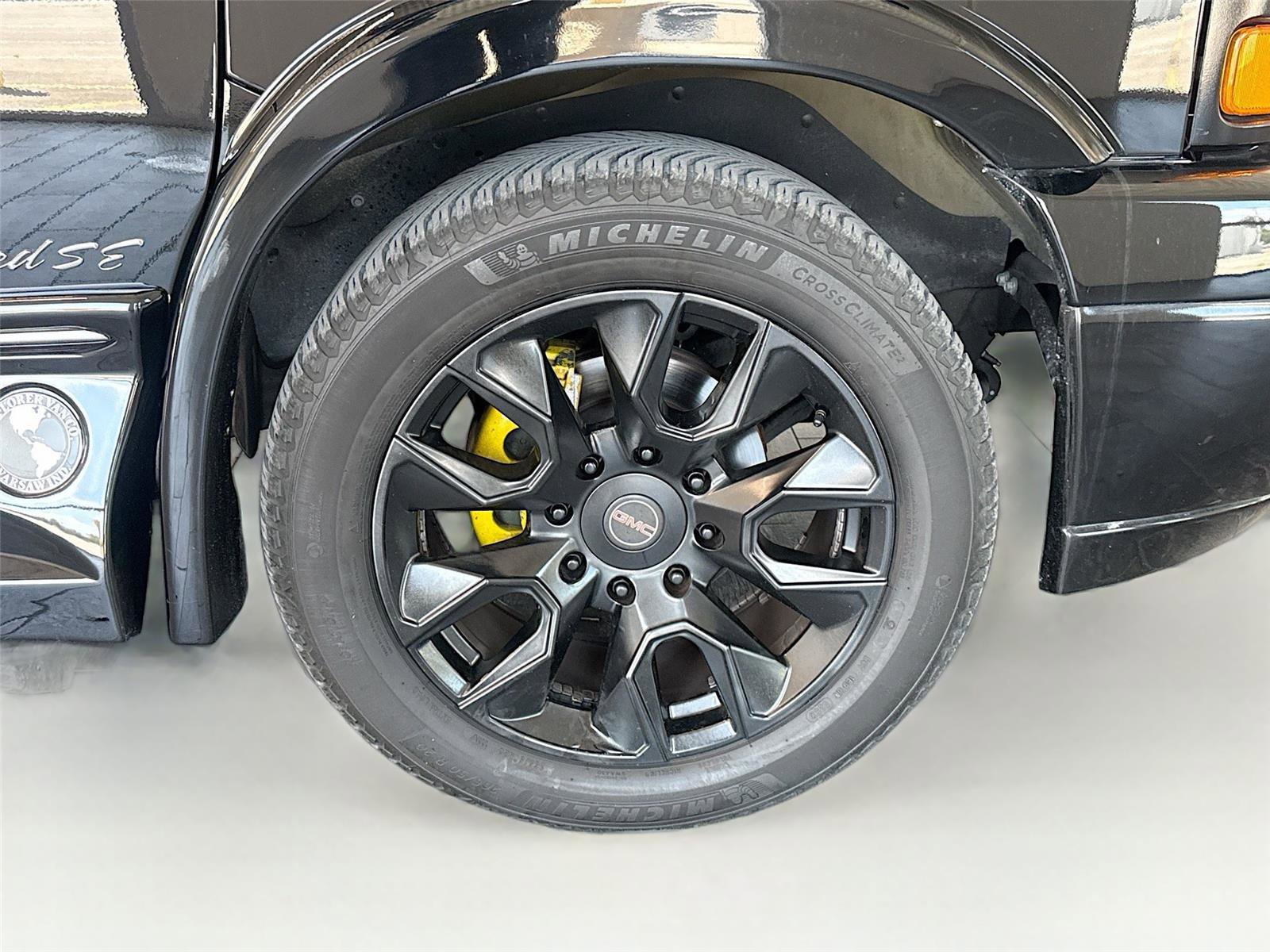 Used 2023 GMC Savana 2500 RWD image 29