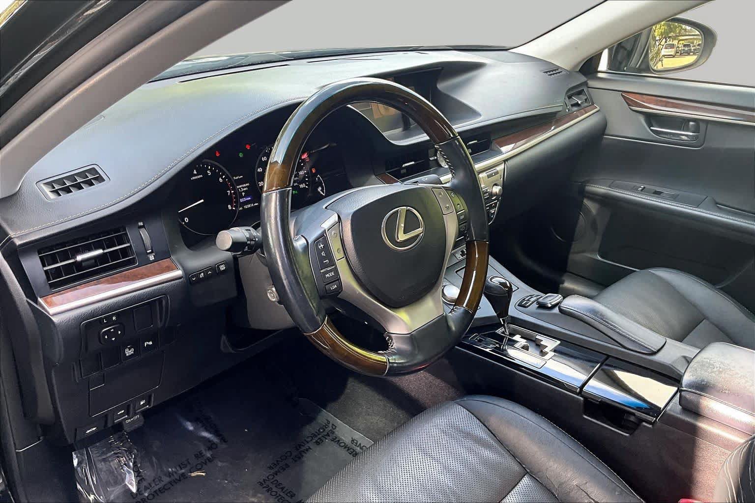 Used 2015 Lexus ES 350 w/ Premium Package FWD image 18