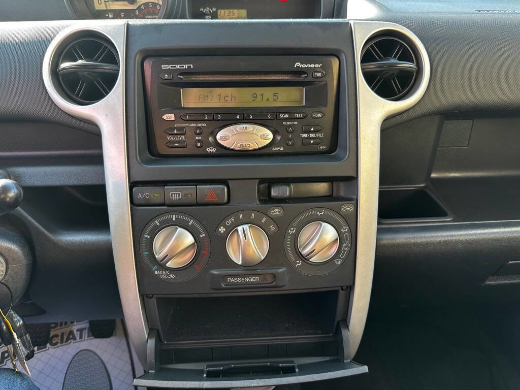 Used 2005 Scion xB FWD image 15