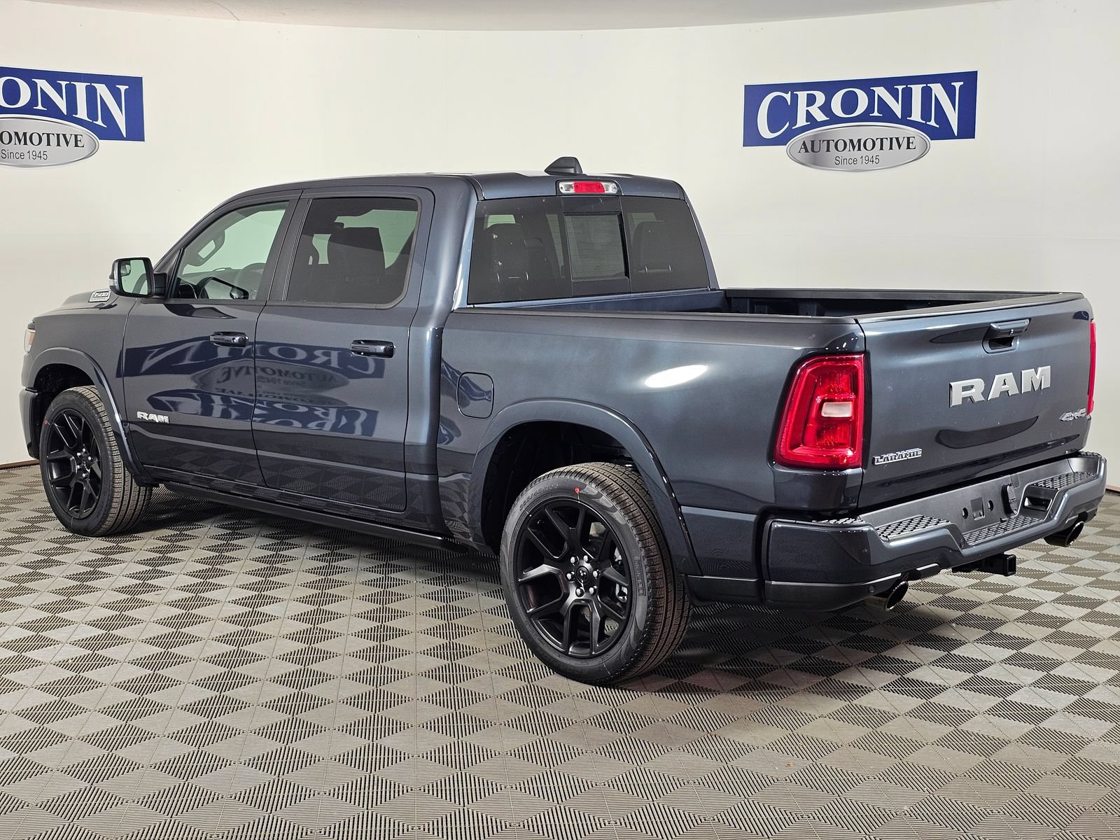 New 2026 RAM 1500 Laramie AWD/4WD image 30