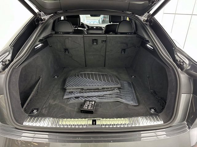 Used 2023 Audi e-tron Prestige w/ Prestige Package AWD/4WD image 9