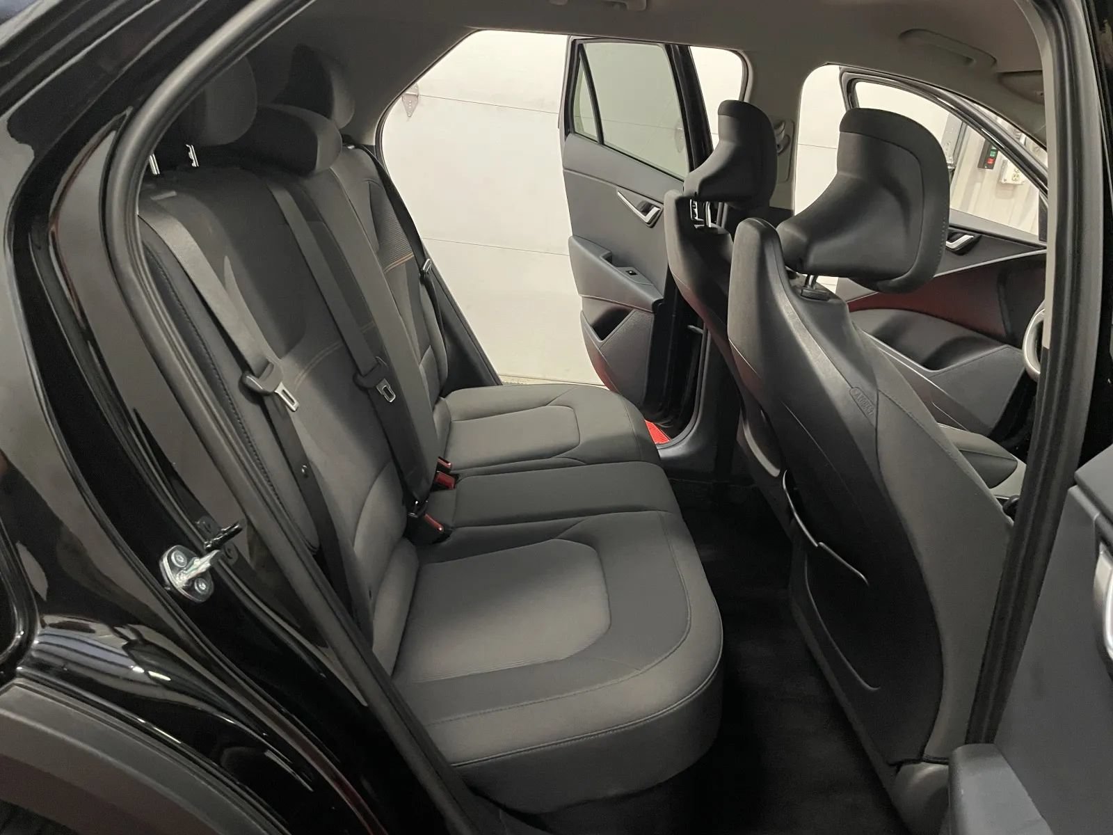 Used 2026 Kia Niro LX FWD image 39