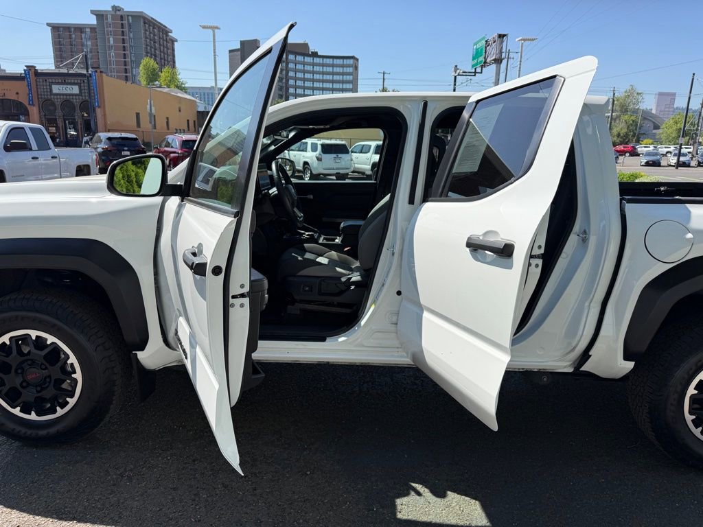 Certified 2024 Toyota Tacoma TRD Off-Road AWD/4WD image 17