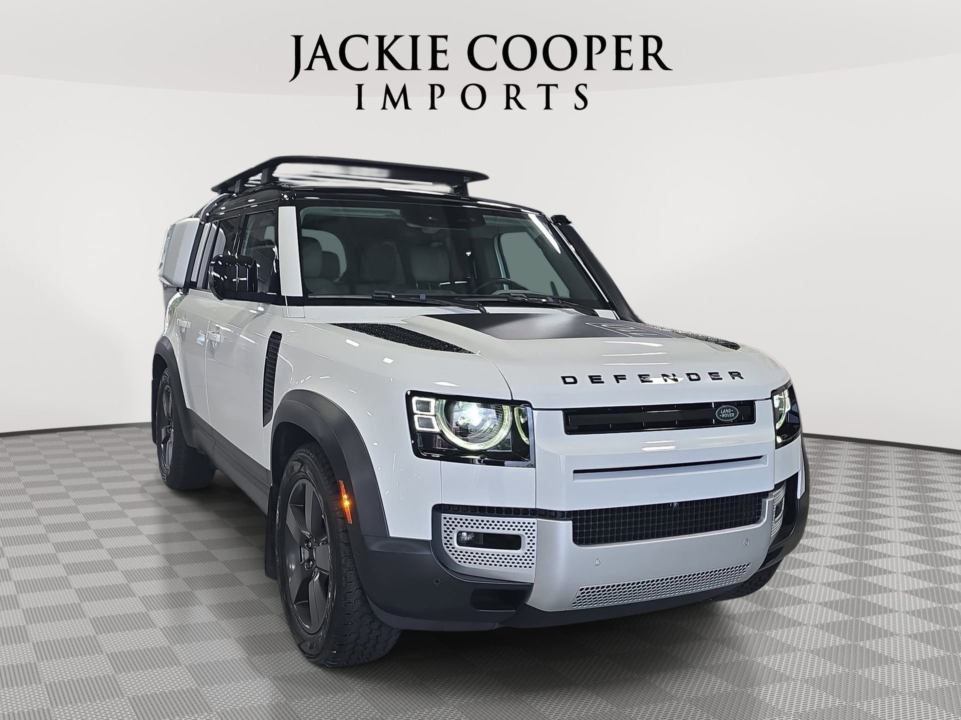 Used 2020 Land Rover Defender 110 HSE AWD/4WD image 3