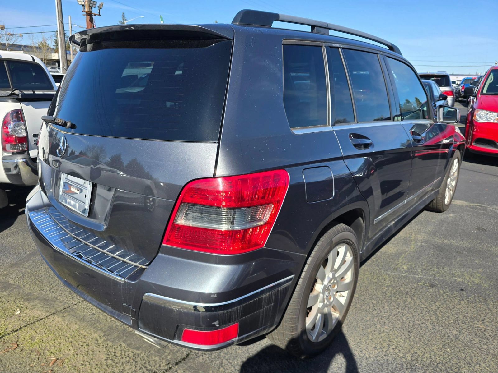 Used 2011 Mercedes-Benz GLK 350 4MATIC image 5