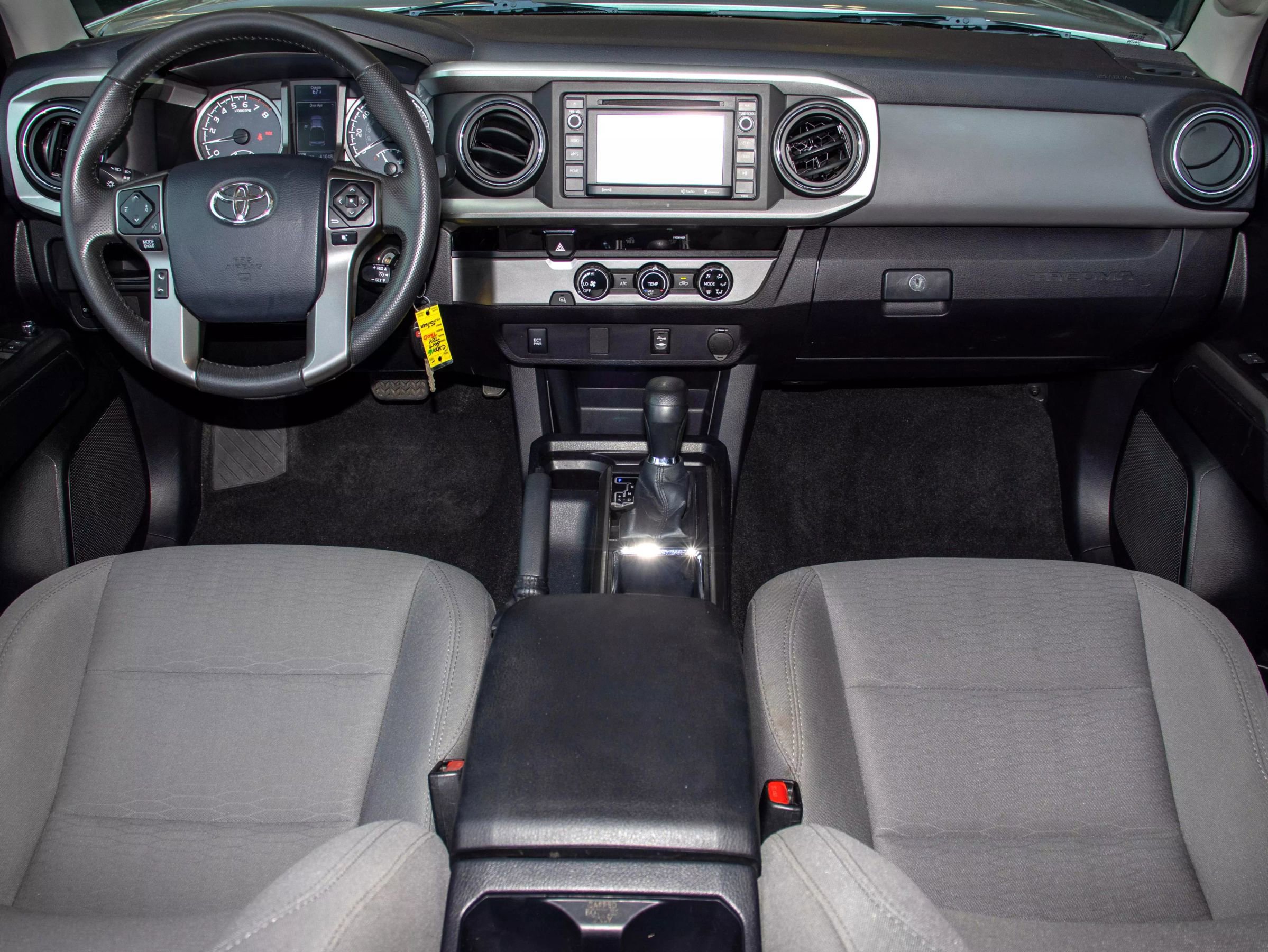 Used 2017 Toyota Tacoma SR5 image 10
