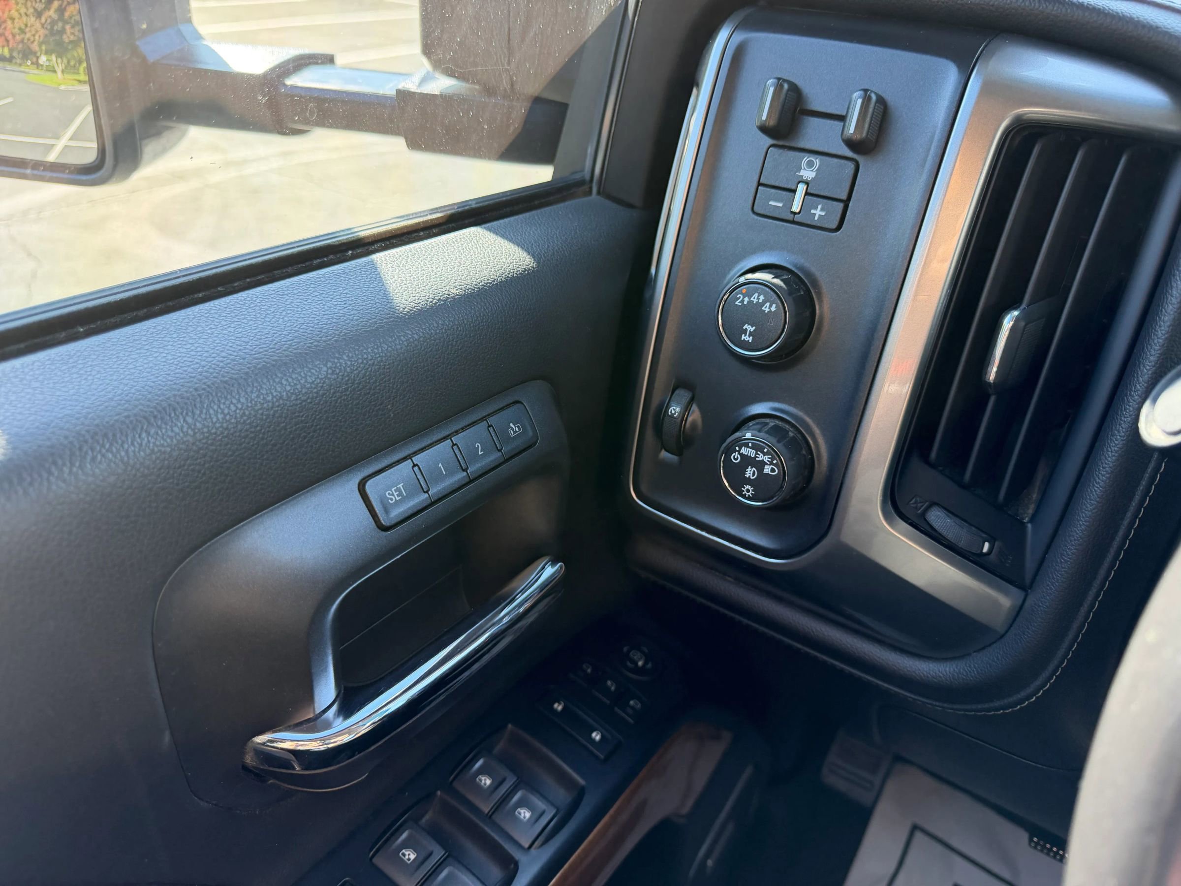 Used 2019 Chevrolet Silverado 3500 LTZ w/ Duramax Plus Package AWD/4WD image 25