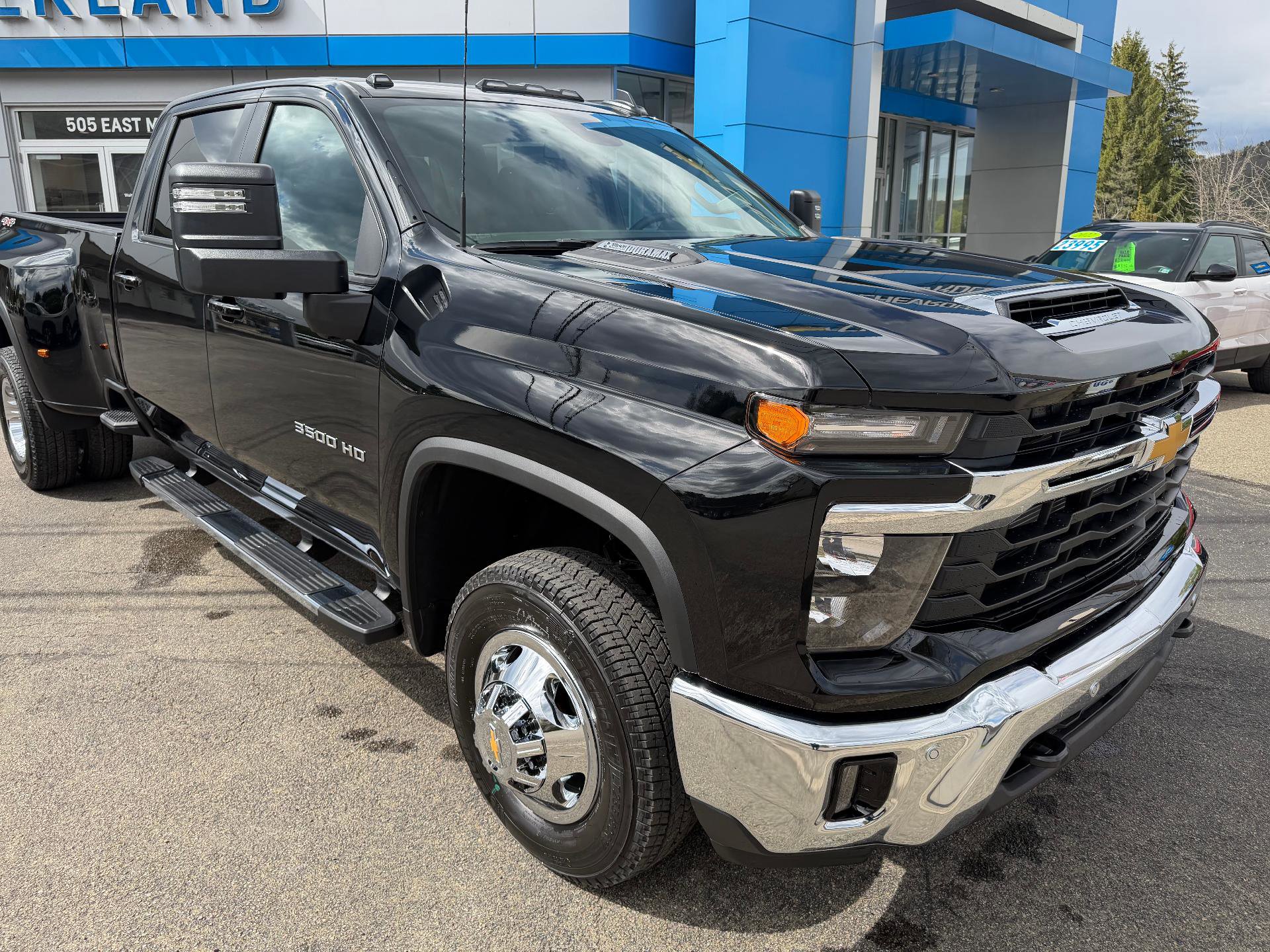 New 2026 Chevrolet Silverado 3500 LT w/ All Star Edition AWD/4WD image 13