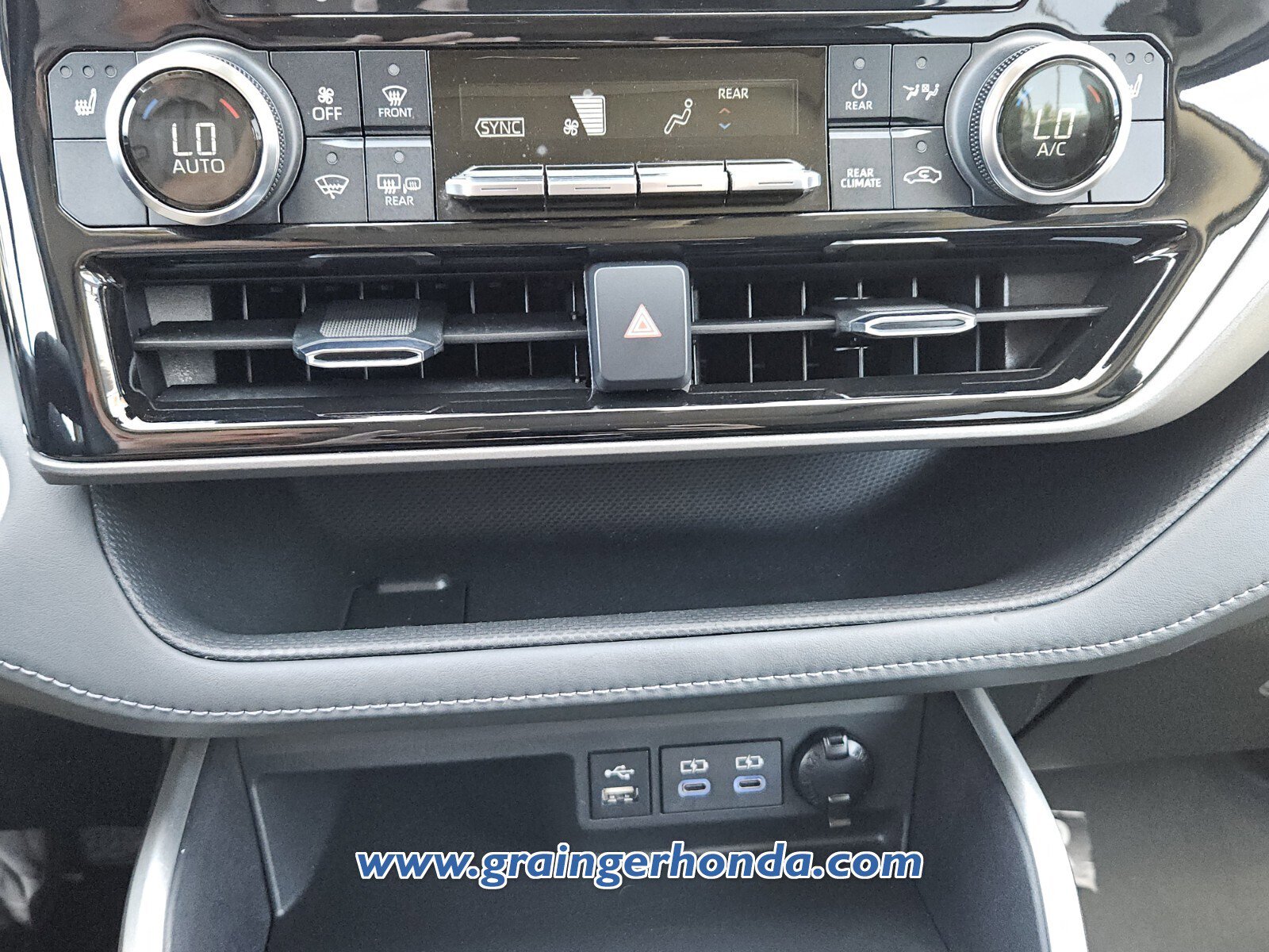 Used 2022 Toyota Highlander XLE image 17