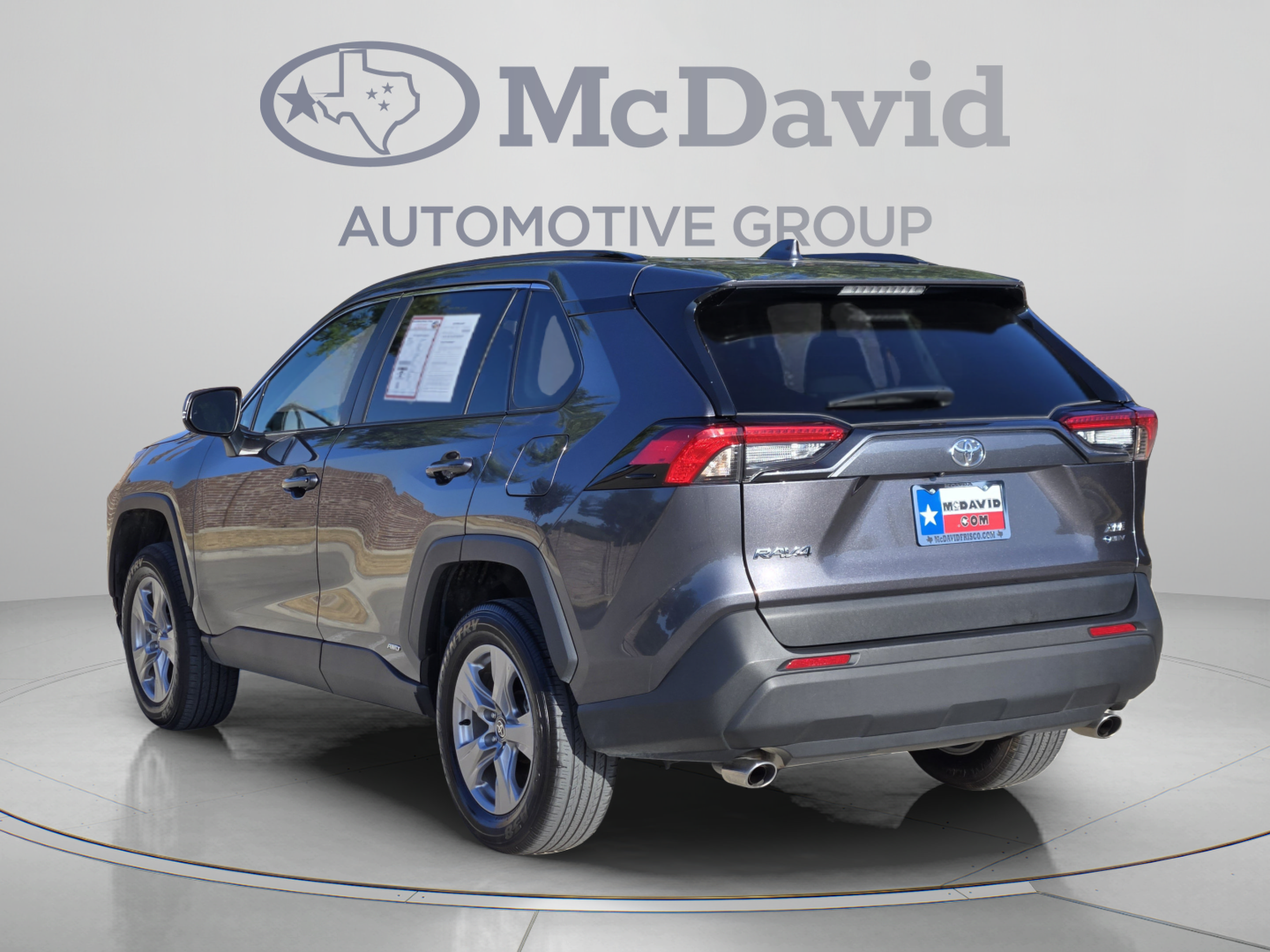 Used 2025 Toyota RAV4 XLE AWD/4WD image 4