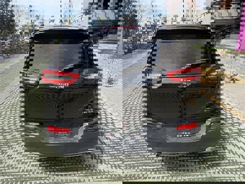 Used 2016 Jeep Cherokee Limited image 4