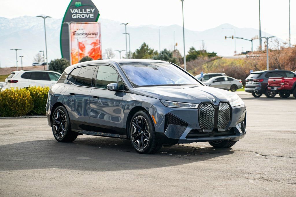 Used 2025 BMW iX M60 image 3