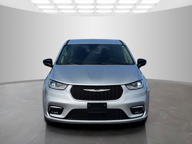 Certified 2024 Chrysler Pacifica Select image 2