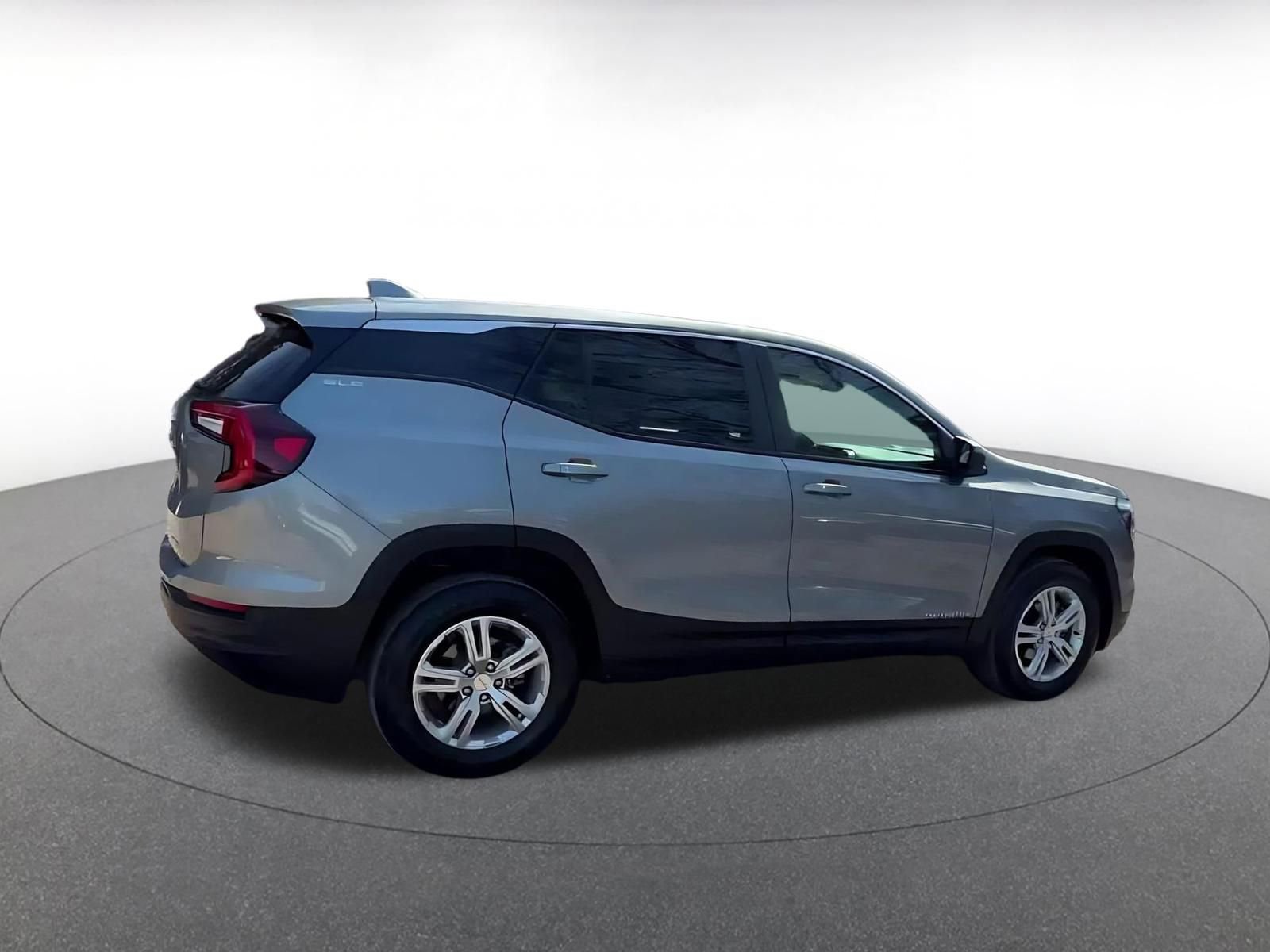 Used 2024 GMC Terrain SLE image 14