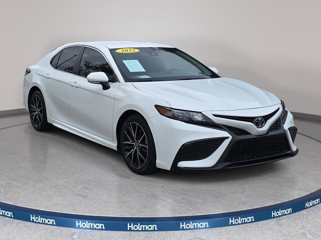 Used 2022 Toyota Camry SE image 4
