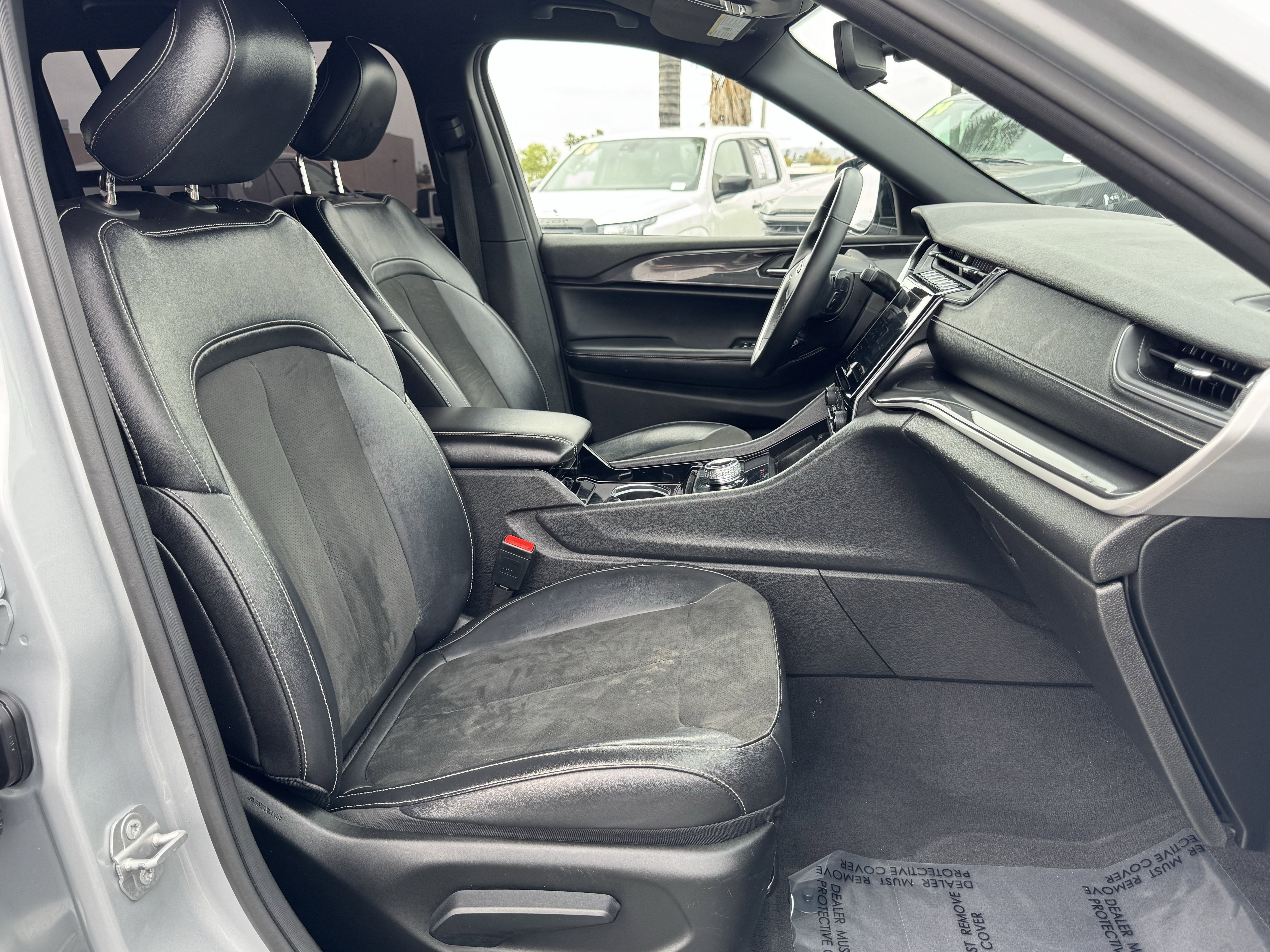 Used 2021 Jeep Grand Cherokee L Laredo image 37