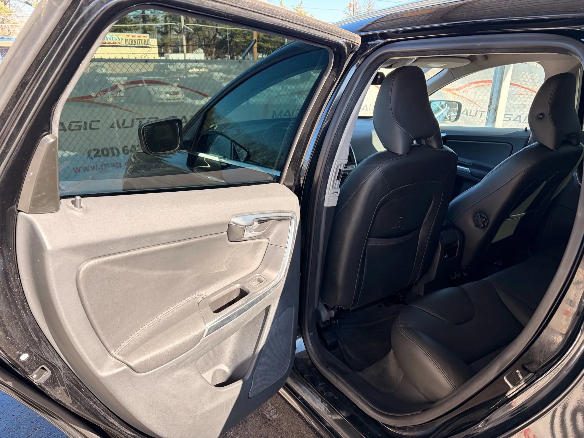 Used 2015 Volvo XC60 3.2 Platinum image 17